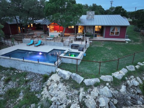 109 N Hill Top Drive Boerne TX 78006