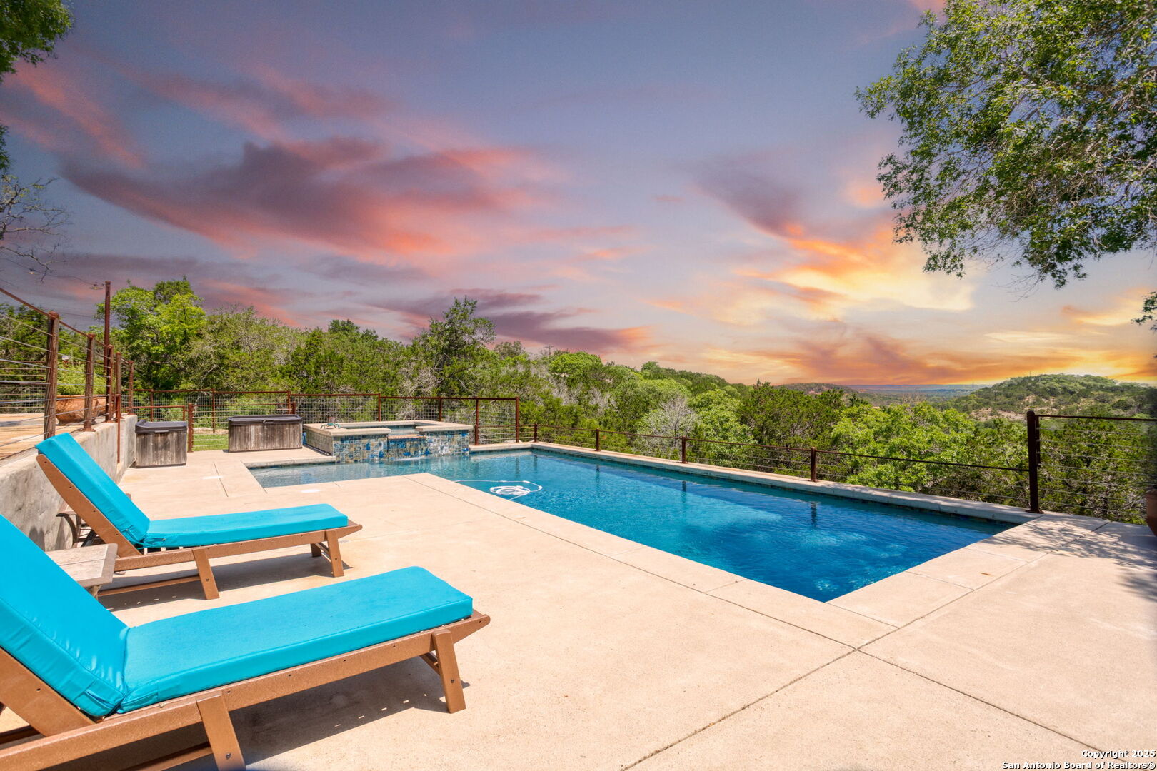 109 N Hill Top Drive