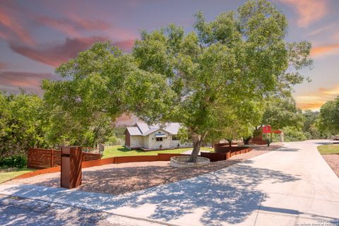 109 N Hill Top Drive Boerne TX 78006