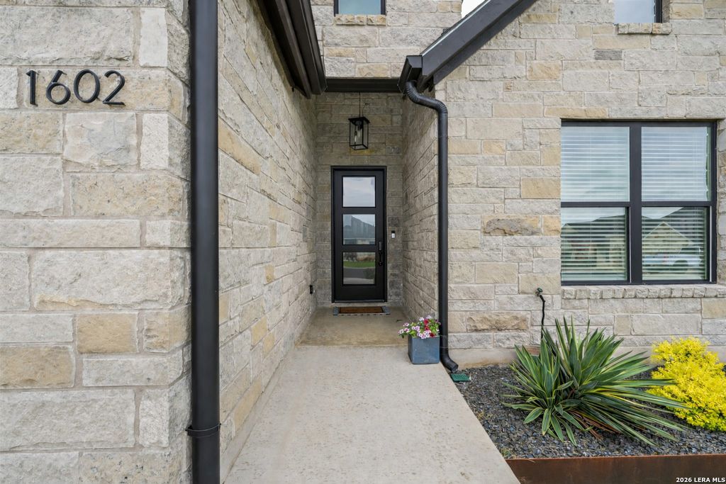 Photo of 1602 Redwood Court, Fredericksburg, TX 78624 (MLS # 1946908)