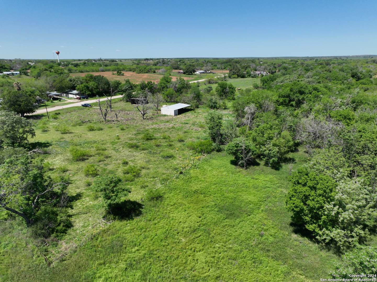 Photo 1 of 15 — 80 Rutledge Rd, Poteet, TX 78065