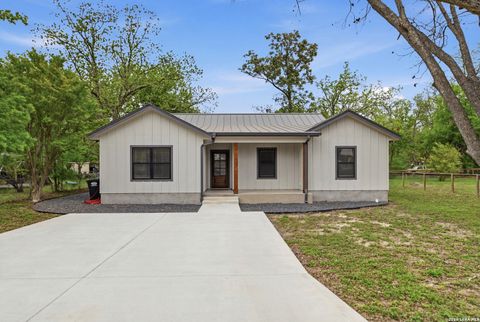 812 Lafayette Castroville TX 78009