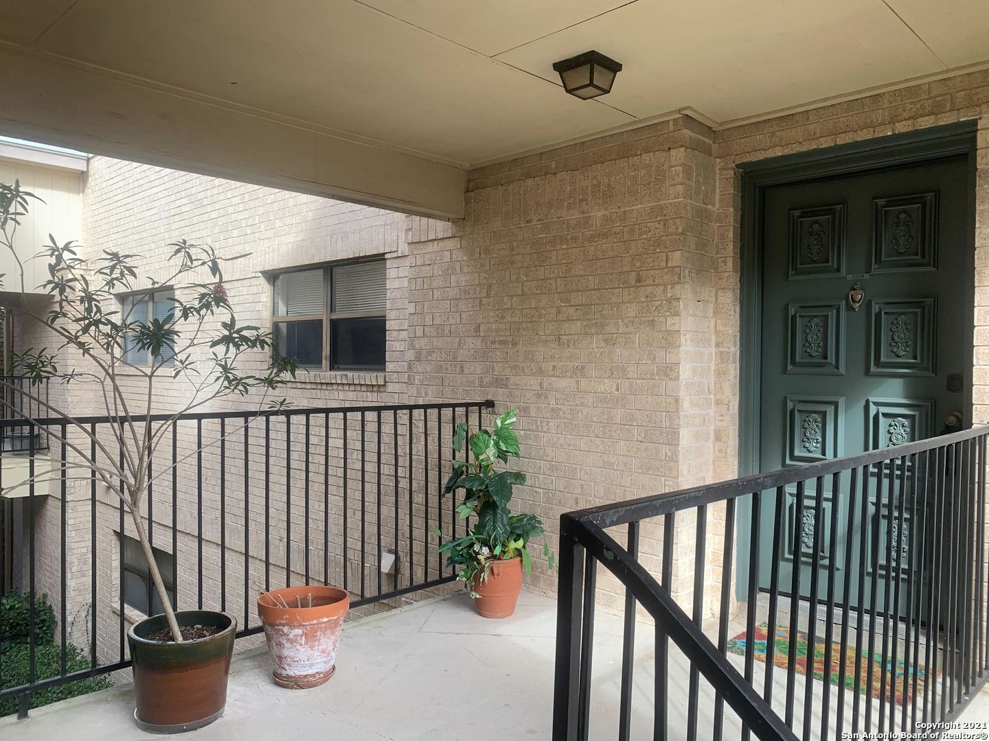 11843 Braesview 2104