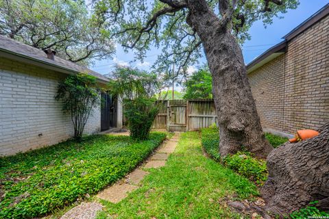 Tiny photo for 1010 E Bitters Rd, San Antonio, TX 78216 (MLS # 1993083)