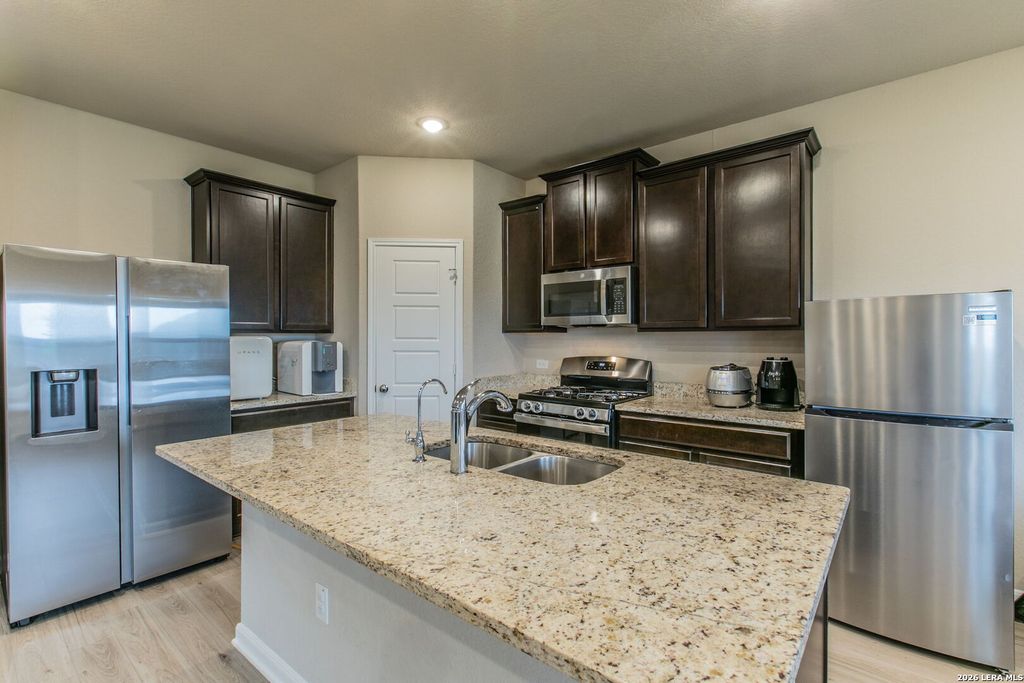 Photo of 7045 Vista Loop, Live Oak, TX 78233 (MLS # 1963280)