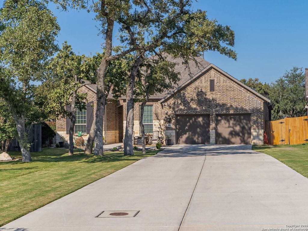 Photo of 180 Cimarron, Boerne, TX 78006 (MLS # 1917010)