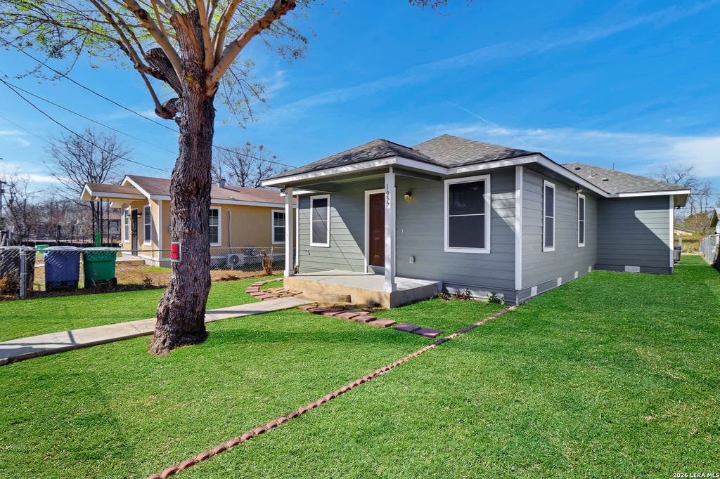Photo of 1635 ARBOR PL, San Antonio, TX 78207 (MLS # 1997490)