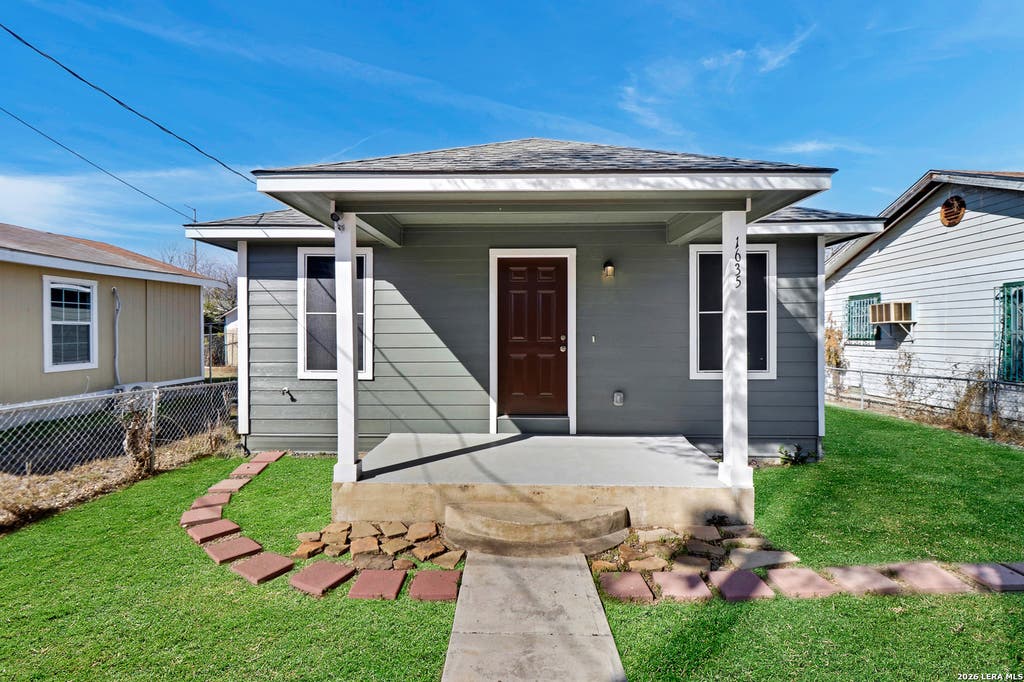 Photo of 1635 ARBOR PL, San Antonio, TX 78207 (MLS # 1997490)
