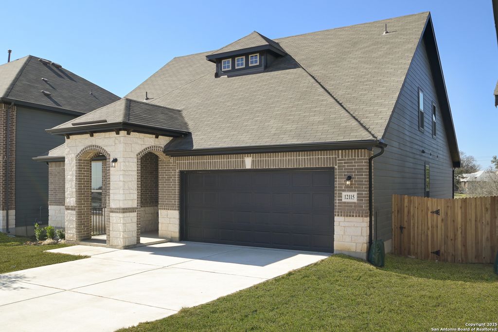 listing image 0