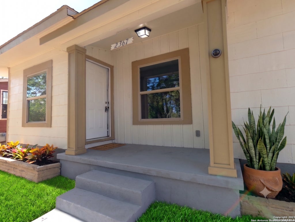 Photo of 2367 Burnet St, San Antonio, TX 78202 (MLS # 2005399)
