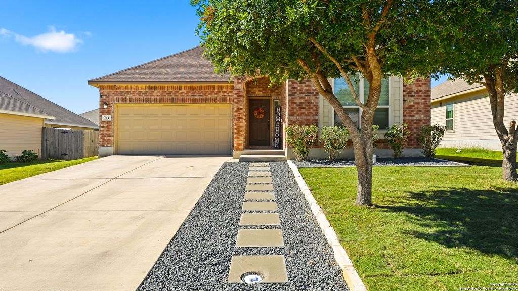 Photo of 741 Gray Cloud, New Braunfels, TX 78130 (MLS # 1920033)