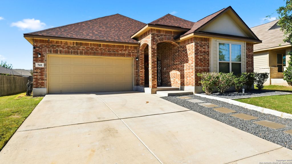 Photo of 741 Gray Cloud, New Braunfels, TX 78130 (MLS # 1920033)
