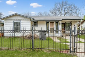 Single Family Residence at 318 VICKERS AVE