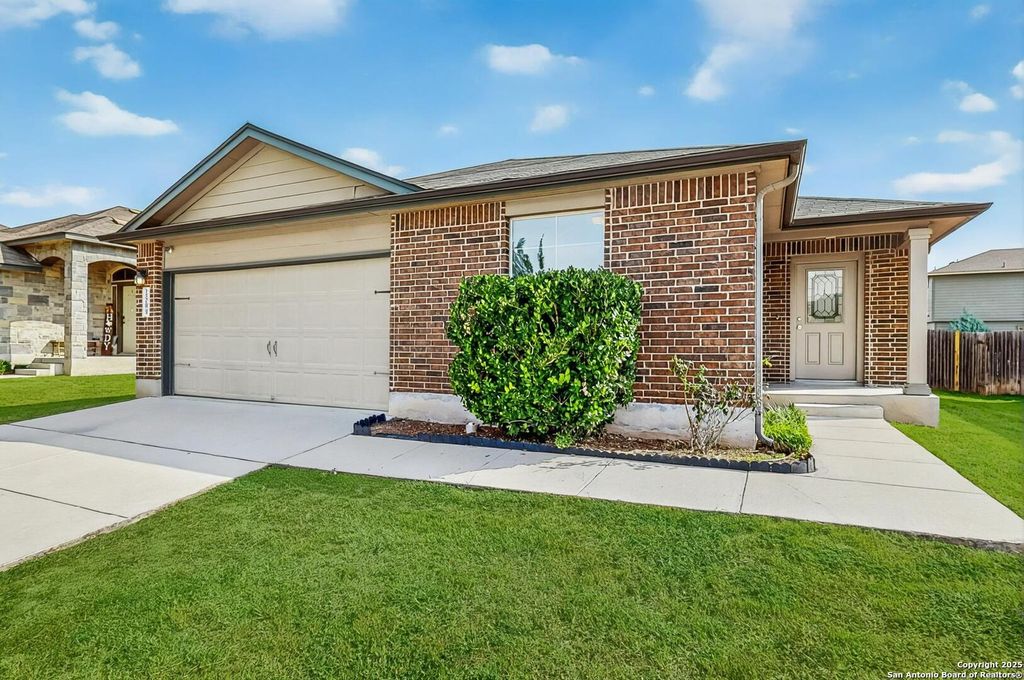 Photo of 2509 Lonesome Creek, New Braunfels, TX 78130 (MLS # 1918392)