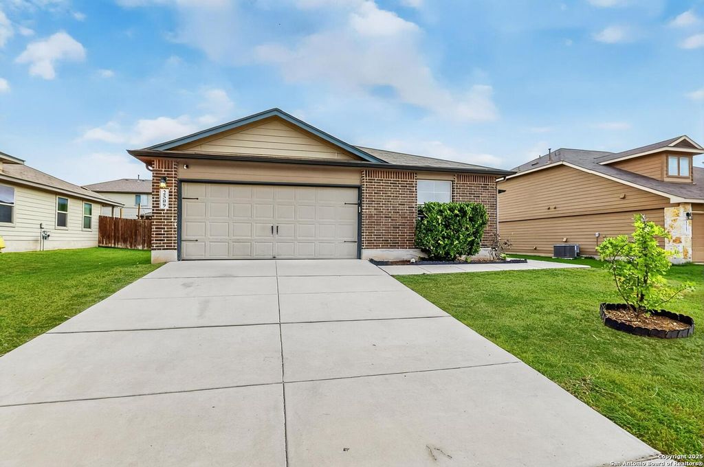 Photo of 2509 Lonesome Creek, New Braunfels, TX 78130 (MLS # 1918392)