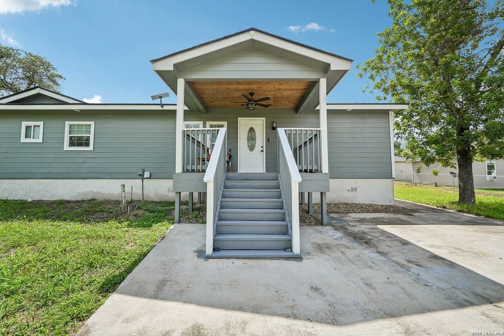 Photo of 974 S Addison, San Antonio, TX 78264 (MLS # 1993565)