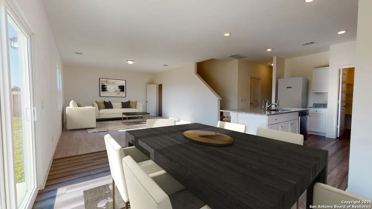 7419 Creek Loop