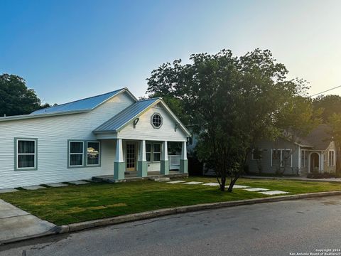 A home in Alamo Heights