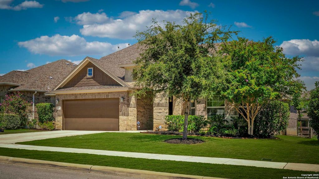 Photo of 111 Telford, Boerne, TX 78006 (MLS # 1894502)