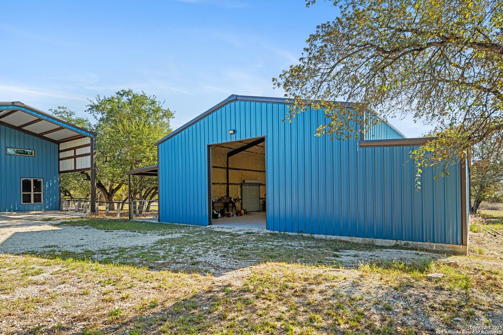 Photo of 144 County Road 7725, Natalia, TX 78059 (MLS # 1929922)
