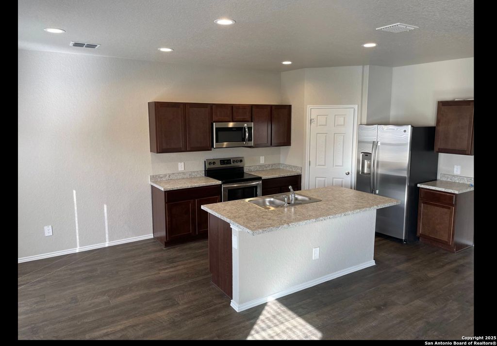 Photo of 13121 CANDACE WAY, St Hedwig, TX 78152 (MLS # 1915515)