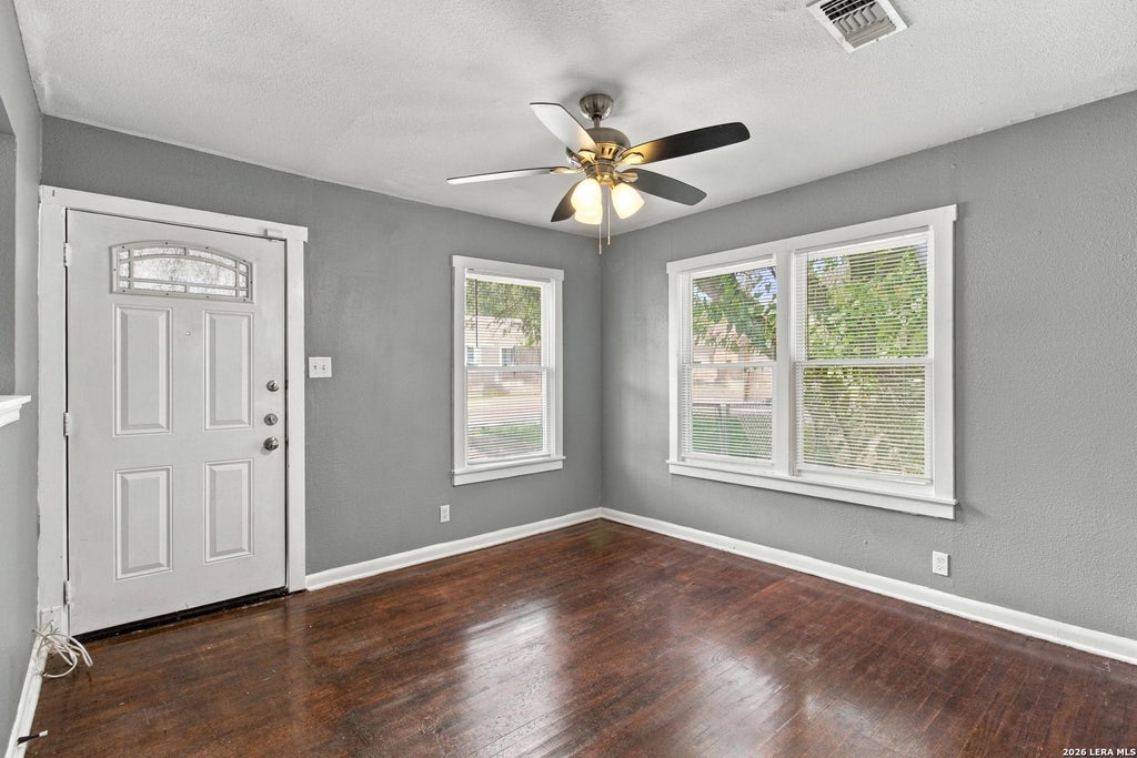 Photo of 120 Bank St, San Antonio, TX 78204 (MLS # 2017327)