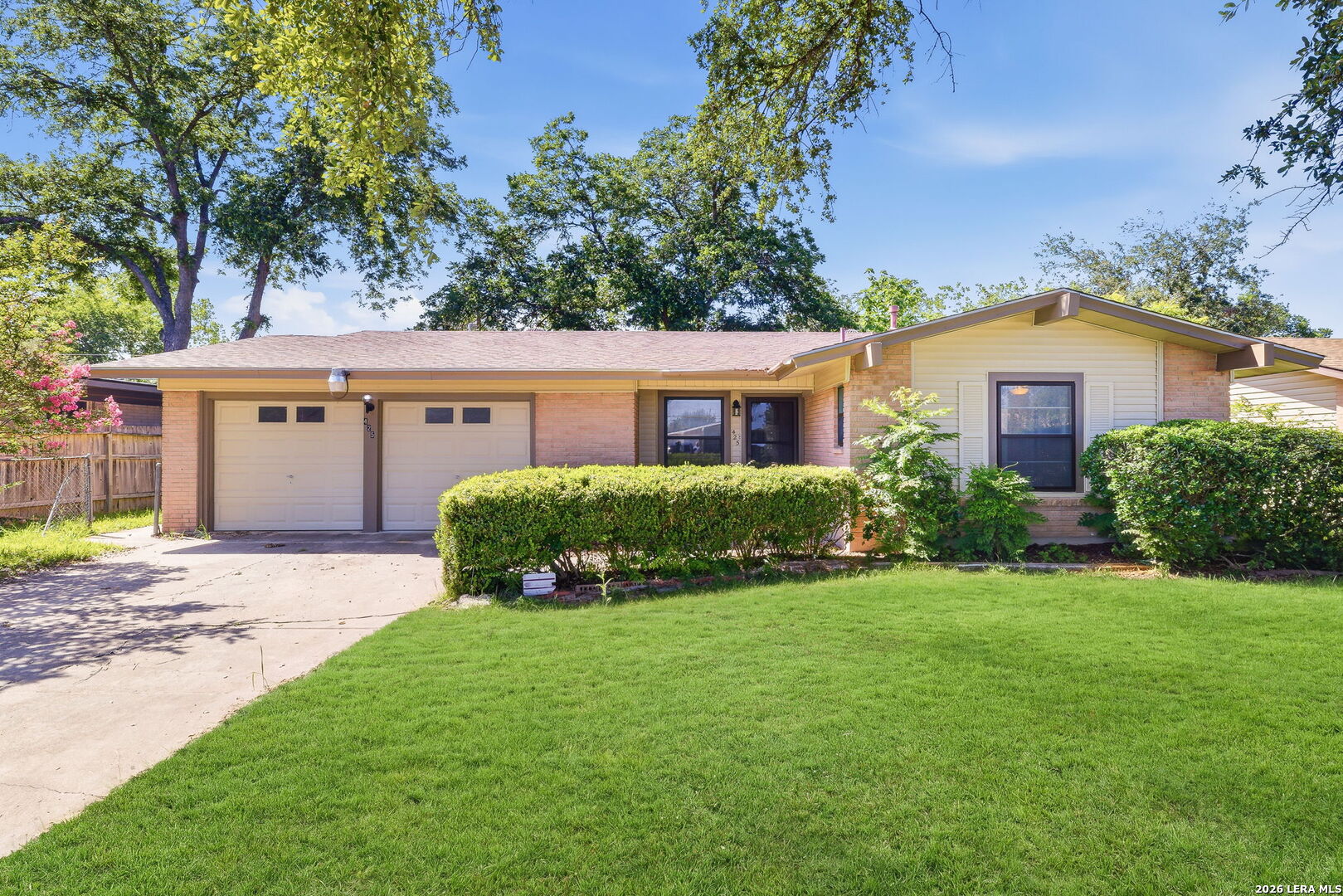 425 E Wright Blvd