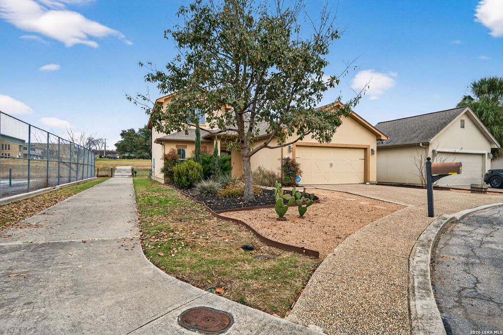 Photo of 4 Stafford, San Antonio, TX 78217 (MLS # 1994156)