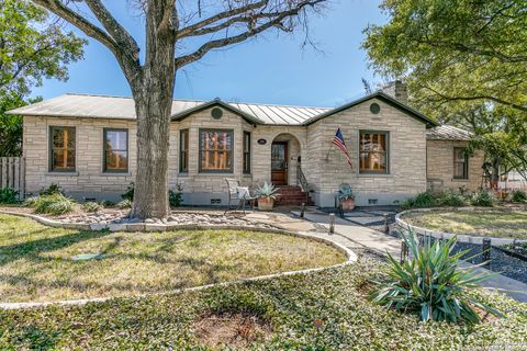 A home in Alamo Heights