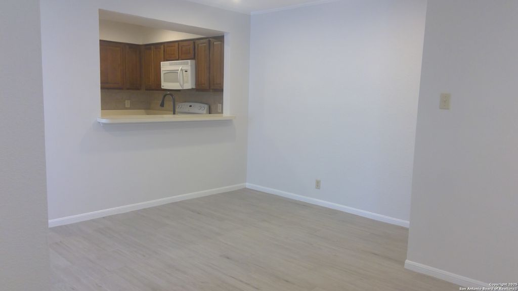 Photo of 7738 Chambers 608 #608, San Antonio, TX 78229 (MLS # 1916105)