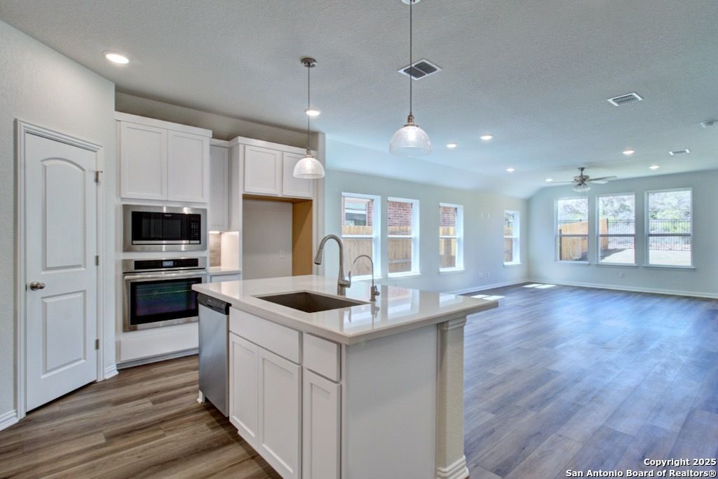 Photo of 943 Creek Bed Drive, New Braunfels, TX 78130 (MLS # 1922749)