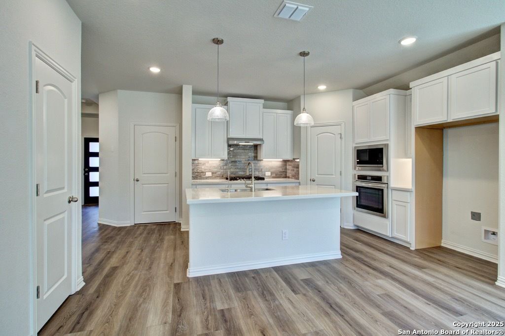 Photo of 943 Creek Bed Drive, New Braunfels, TX 78130 (MLS # 1922749)