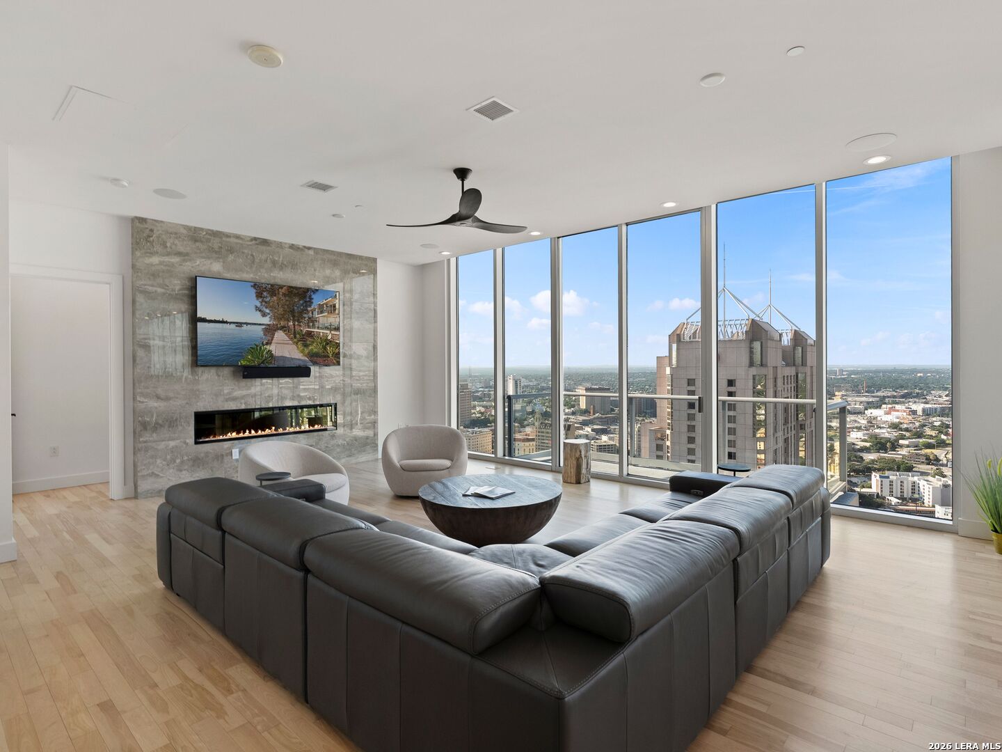 610 E Market UNIT 3304