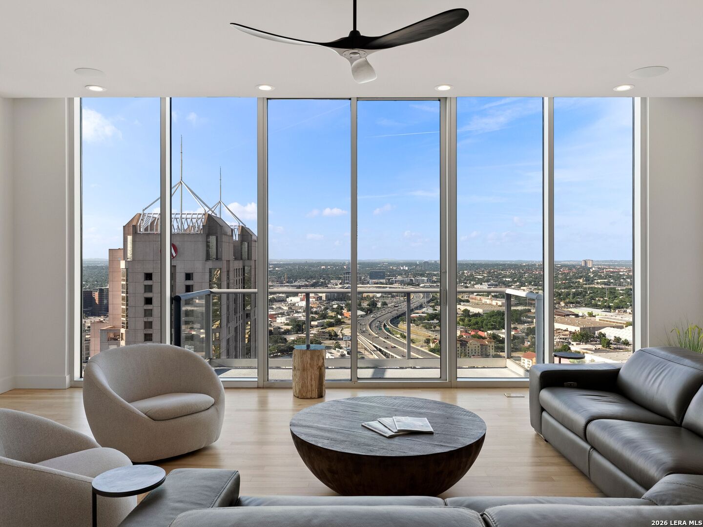 610 E Market UNIT 3304