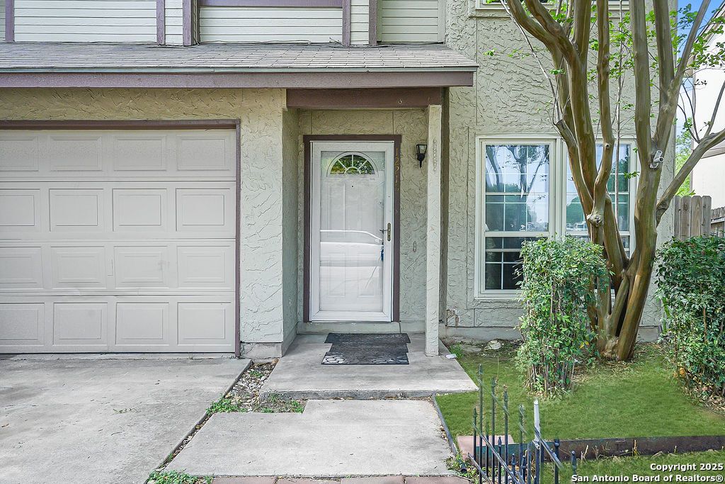 Photo of 12215 Stoney Xing 12215 #12215, San Antonio, TX 78247 (MLS # 1861072)