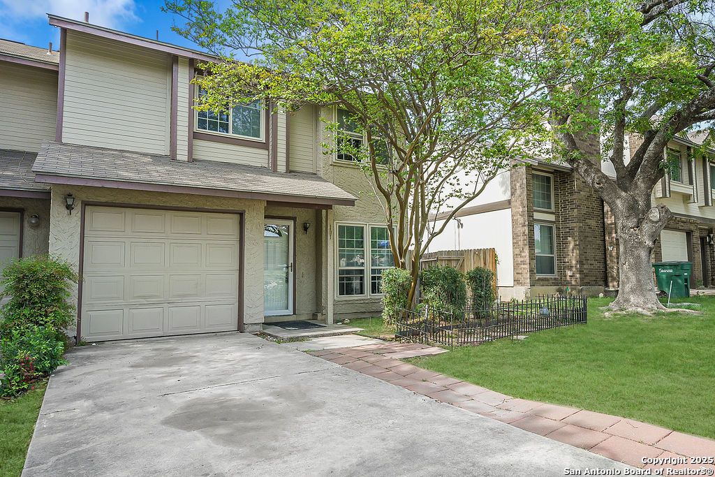 Photo of 12215 Stoney Xing 12215 #12215, San Antonio, TX 78247 (MLS # 1861072)
