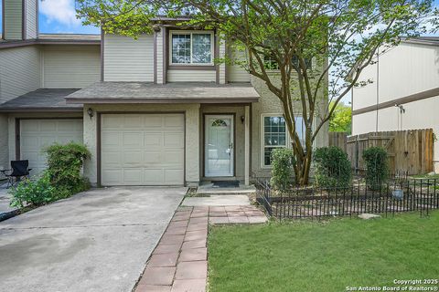 Photo of 12215 Stoney Xing 12215 #12215, San Antonio, TX 78247 (MLS # 1861072)