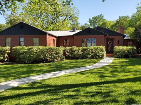 534 Geneseo Terrell Hills TX 78209