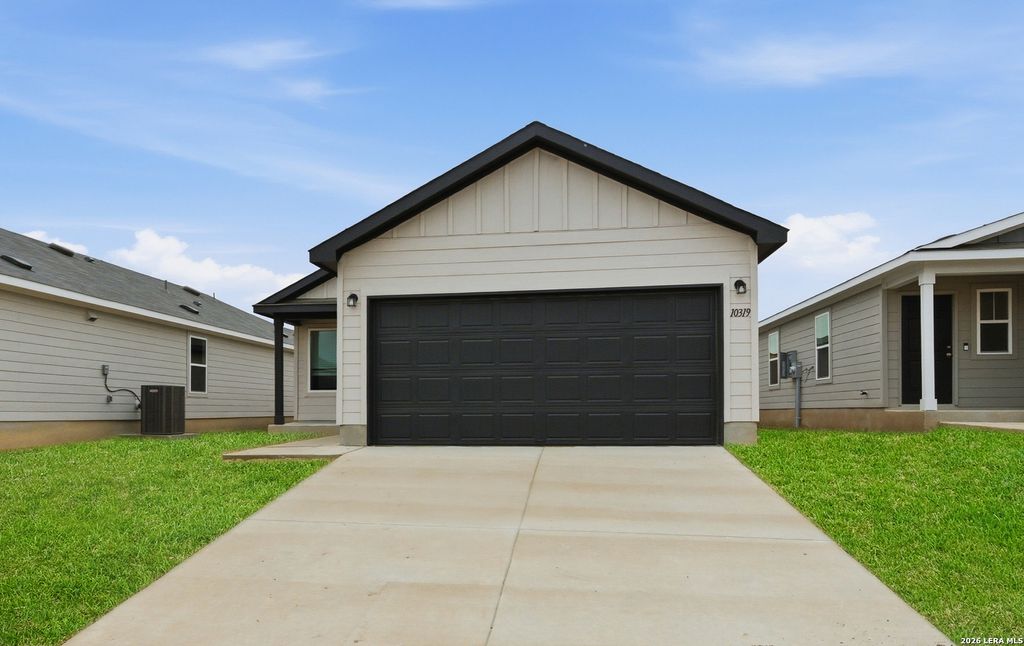 Photo of 4060 Bermuda Ln, Seguin, TX 78155 (MLS # 1940666)