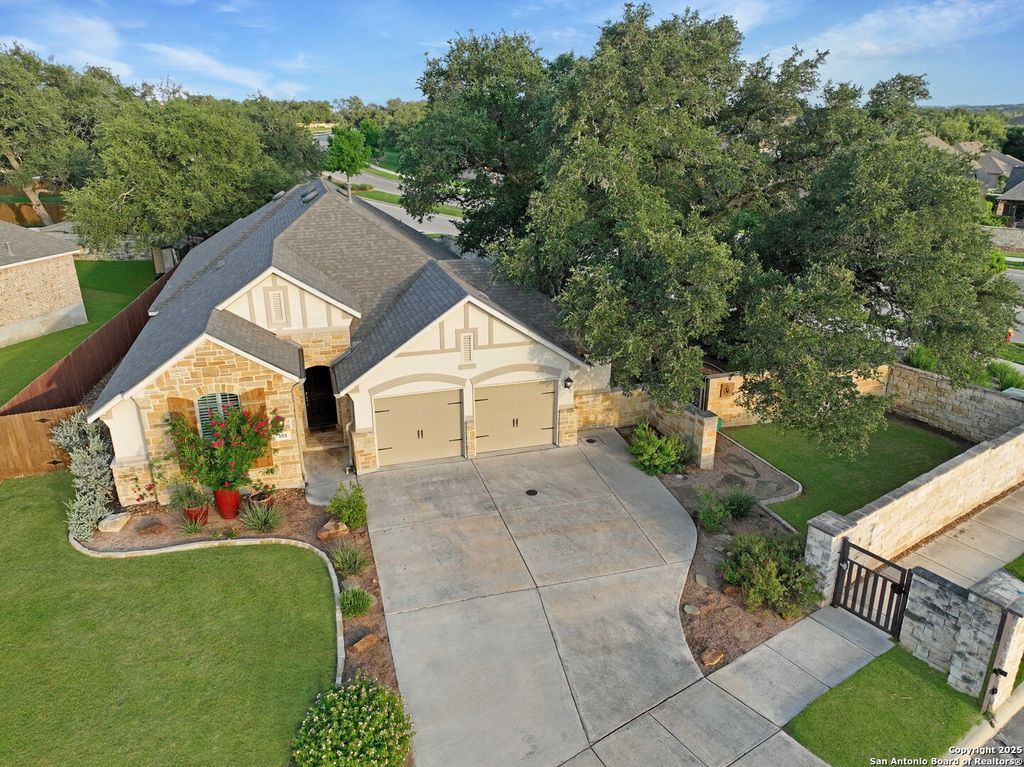 Photo of 101 Boulder Crk, Boerne, TX 78006 (MLS # 1878907)