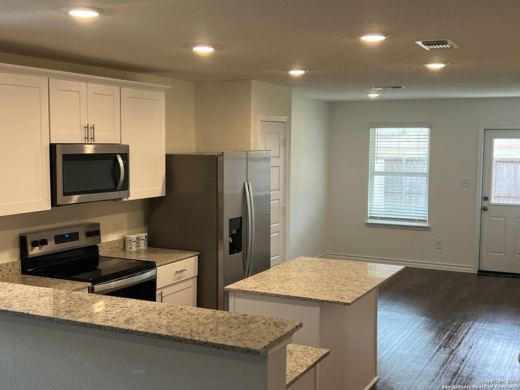 Photo of 1007 Oriole, Marion, TX 78124 (MLS # 1925586)