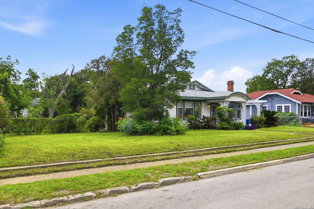 Photo of 106 Preston, San Antonio, TX 78210 (MLS # 1970151)