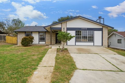 1042 Lemon Tree San Antonio TX 78245