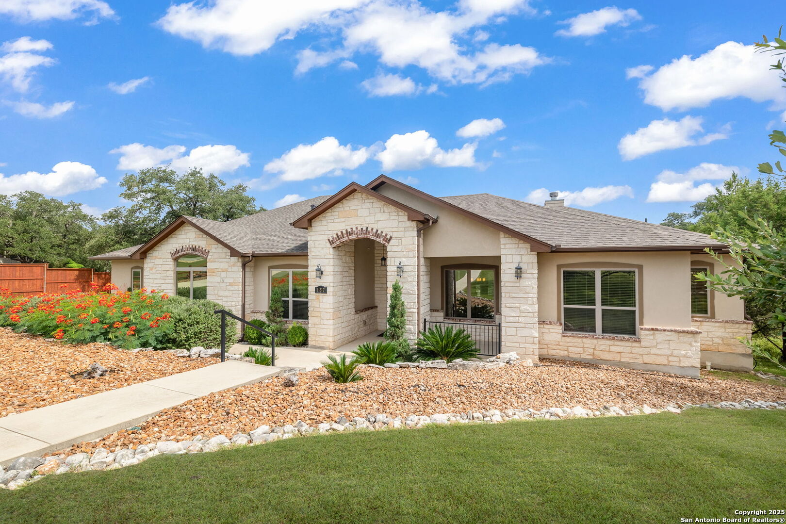 157 Paradise Hls