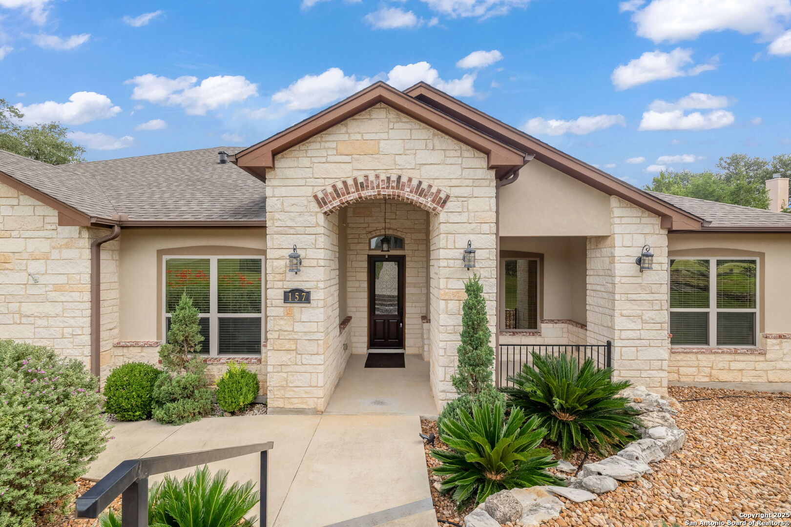 157 Paradise Hls