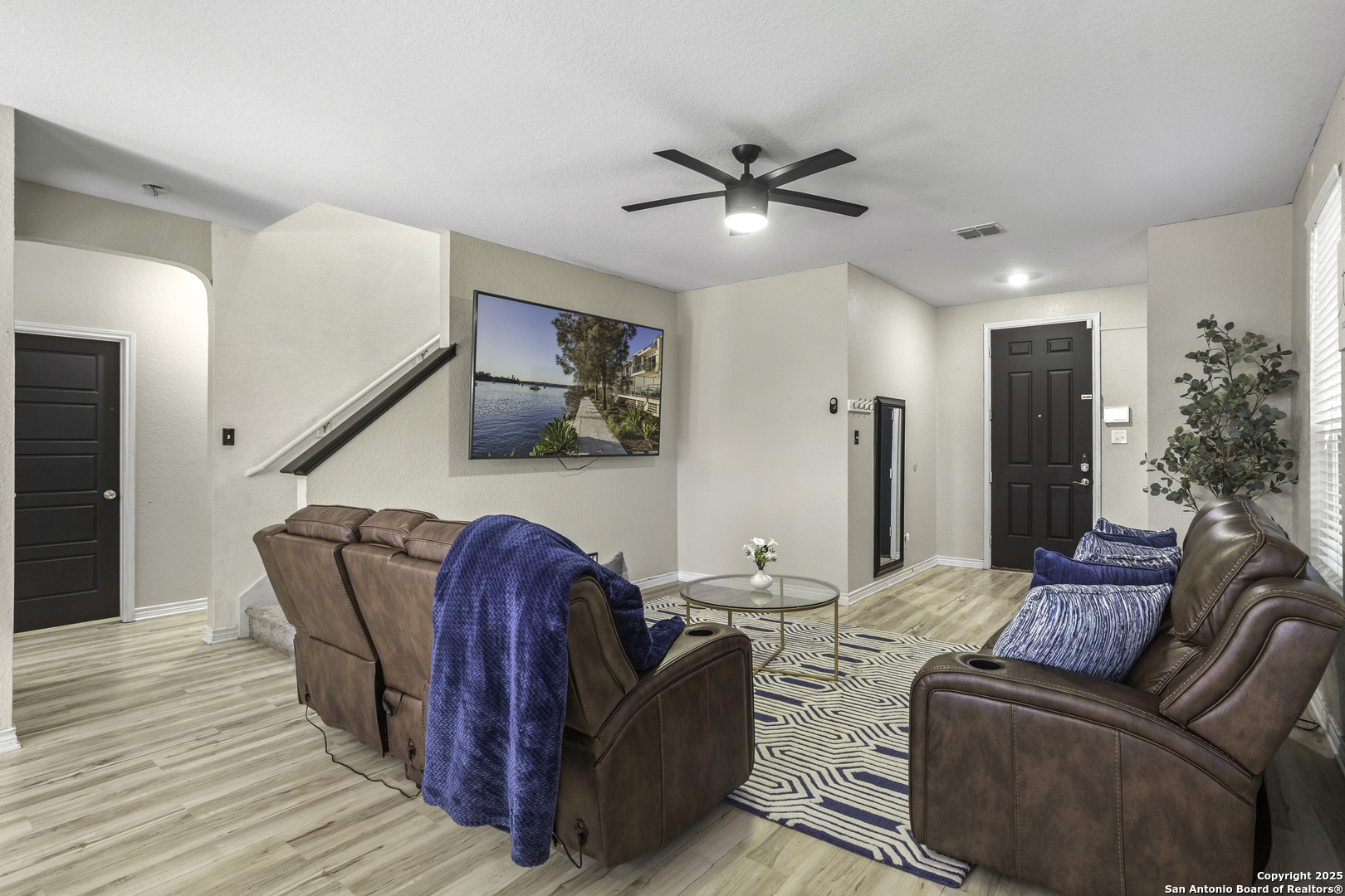 10415 Mission Cyn