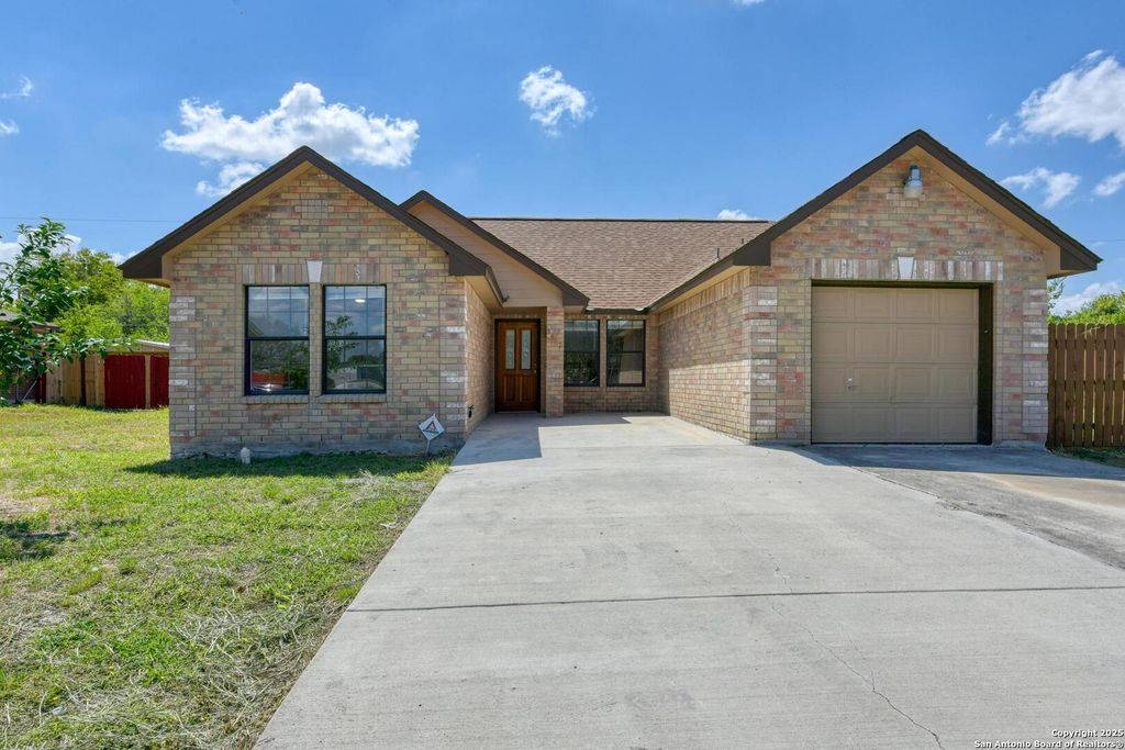 Photo of 5422 Pageland, Kirby, TX 78219 (MLS # 1907514)