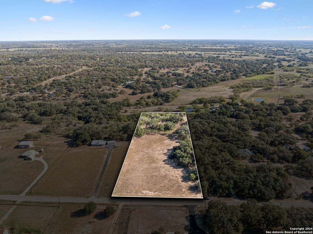 Photo of 246 SHAMROCK DR, Floresville, TX 78114 (MLS # 1824351)