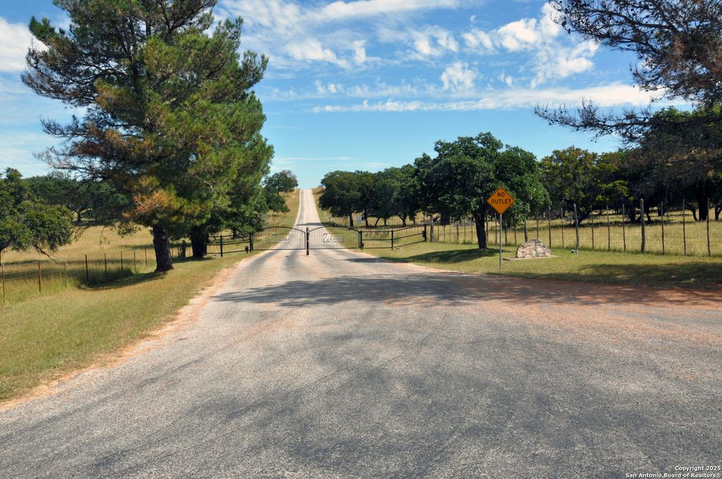 Photo of 2154 AVIATION LOOP, Fredericksburg, TX 78624 (MLS # 1837496)