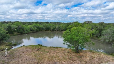 001 County Road 266 Gillett TX 78116